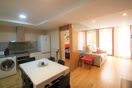  Modern CasaTuris Apartment with Castle Views A131 in Alicante