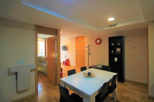 Studio Apartment image 5
