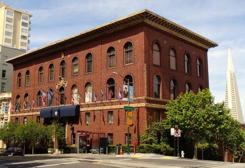 Accommodation in Whitman