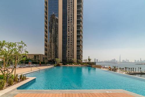 Фасада на хотела, Lux BnB Dubai Creek Residences Harbour Views in Dubai Festival City