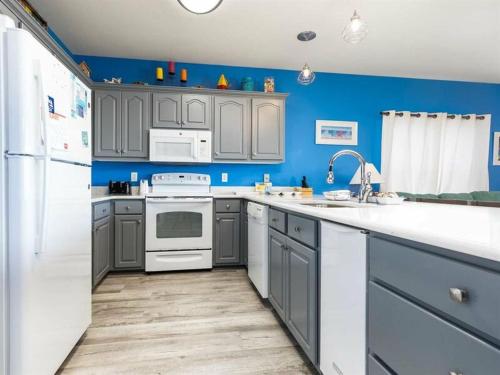 Plum Perfect by Meyer Vacation Rentals - image 6