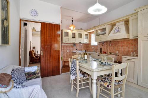  3BR Corfu town suburbs apartment in Alepou