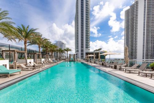 Private Ocean Condos at Hyde Beach Resort & Residences - 수영장