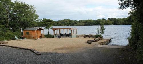 Platinum Lakeside Lodge at Mullans Bay