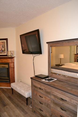 River Place Condos 509 1BD 2 Bath - main image