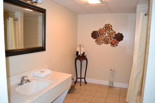 River Place Condos 609 1BD 2 Bath - image 10