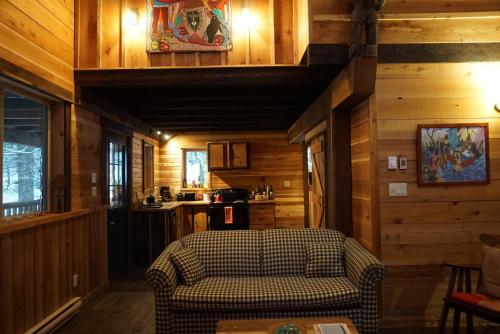 Two-Bedroom Chalet (Cottonwood Cabin)