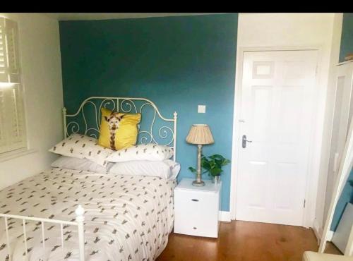 Stylish Modern Studio, Mock Georgian House, Heart of Trendy Hackney & London, London (photo 7)