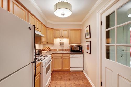 Butlers Quarters - image 8