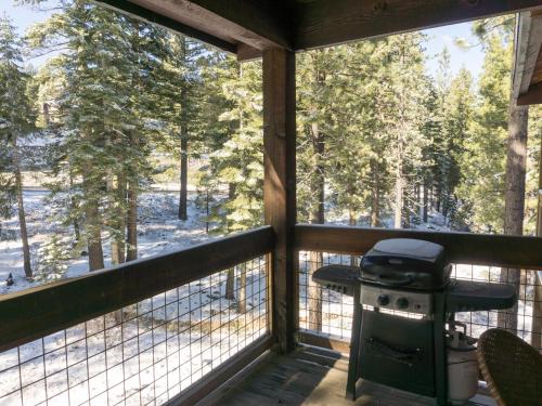 Charming Studio Condo - image 2