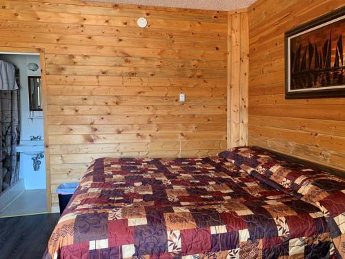 Wagons West Motel - image 3