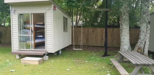 Happy Apple Backpackers in โมตูเอก้า