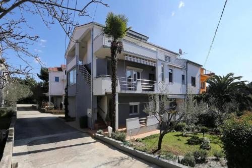 Apartments with a parking space Zadar - 17941 - main image