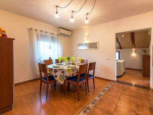 Family friendly apartments with a swimming pool Roc Central Istria - Sredisnja Istra - 17942 - main image