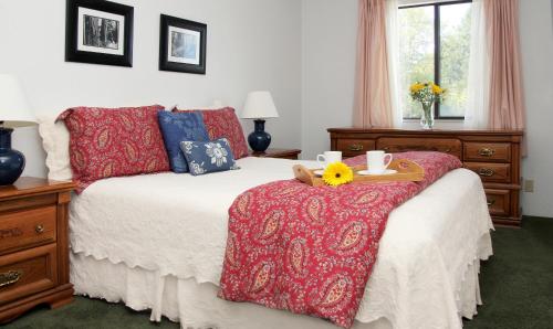 Redwood Suites