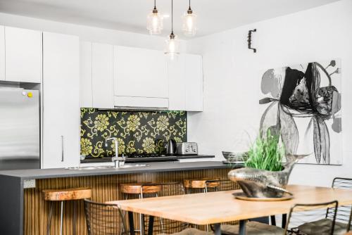 Luxury Three-Bedroom Apartment - Butter Factory Warehouse #8 image 7