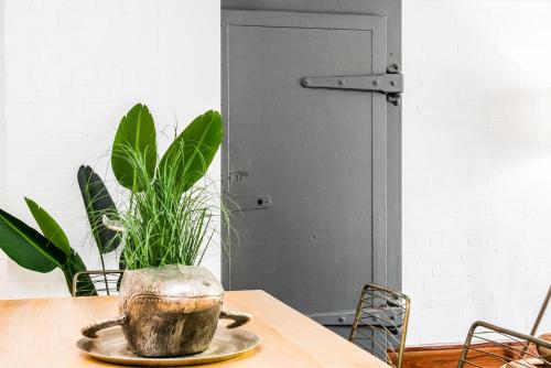 Luxury Three-Bedroom Apartment - Butter Factory Warehouse #8 image 6