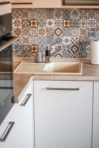 Royal House Apartment - image 14