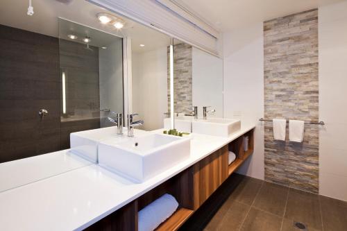 Ballarat Suites - 화장실