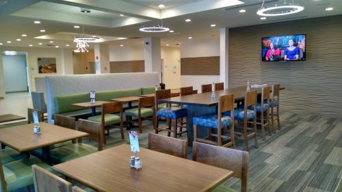 Holiday Inn Express & Suites Price, an IHG Hotel