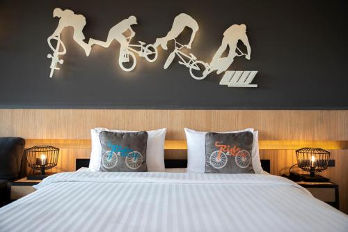 The VELO'S Hotel and Pumptrack