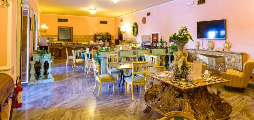 Taormina Park Hotel - image 2