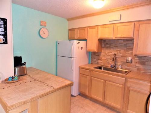 Seaside Retreat apts - image 4