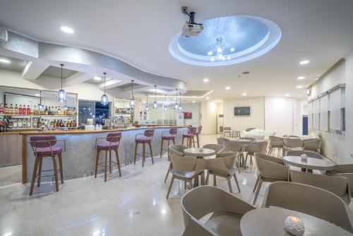 Golden Sun Hotel - image 2