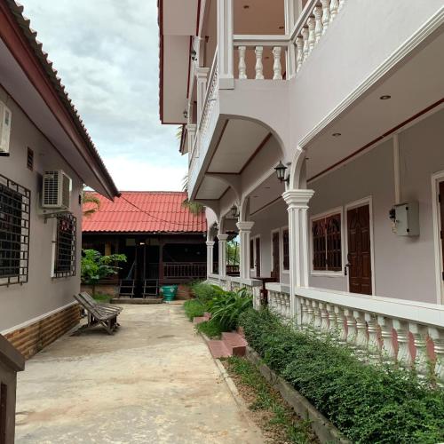 Dalom Guesthouse in Muang Khong