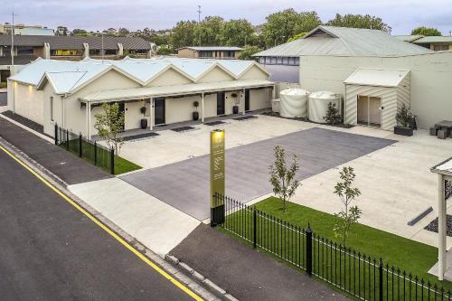 外部景觀, Aloha Central Premium Studios in 甘比爾山