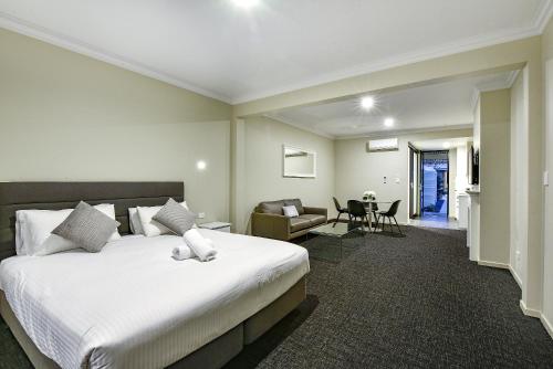 設施, Aloha Central Premium Studios in 甘比爾山