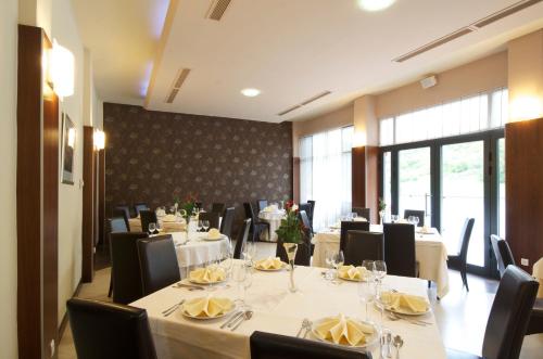 Hotel Fontana - image 10