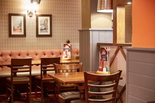 Wee Waif by Greene King Inns - image 10