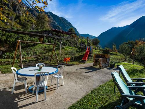 Beautiful chalet with Swimming Pool in Lombardy gîte à louer Irma