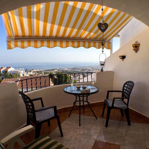  Apartment with Panoramic Views, San Juan de Capistrano, Nerja, Pension in Nerja