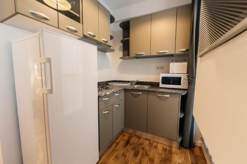 YellowBoot Aparthotel - image 4