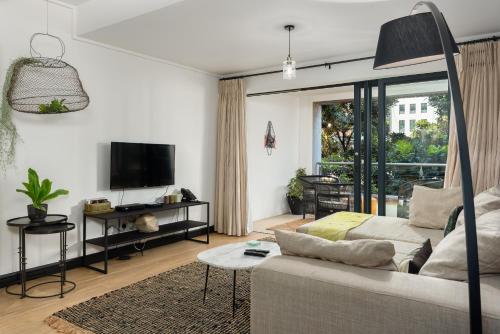 Rockwell Apartments - image 9