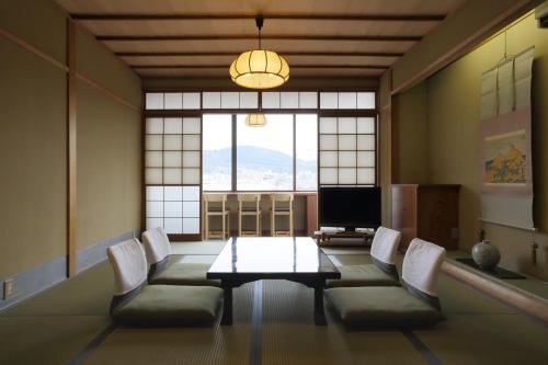 Tazuru – Kyoto, IL