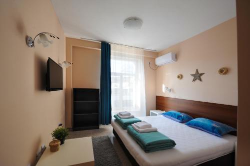 Double Room image 7