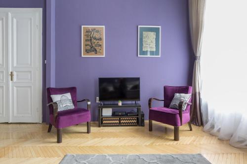 Eclectic Luxury & Spacious 2BR AC Apt in Center - image 5