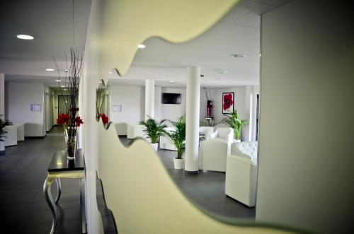 Adonis La Baule - image 9