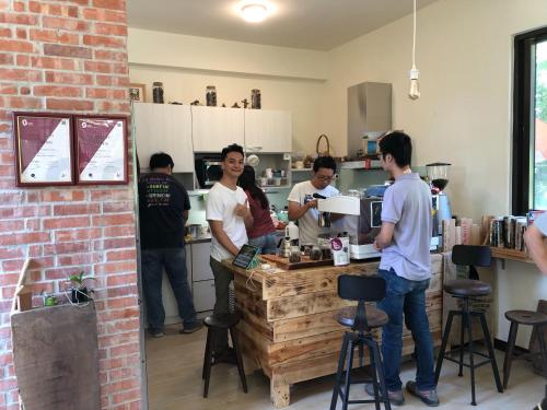 restavracija, Tree House Cafe & Homestay in Okraj Tongluo