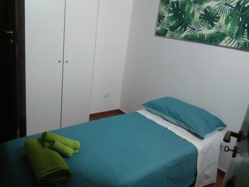2 twin beds