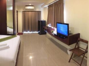 The Loft Resort Bangkok, Бангкок (фото 8)