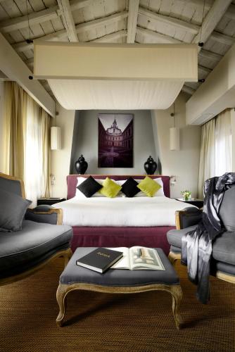 Mario de' Fiori 37 Luxury Suites near Piazza del Popolo