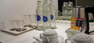 Tongtara Riverview Hotel, Bangkok (photo 9)