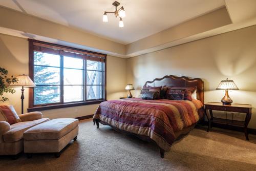 Silver Star #2202 - 3 Bed Condo - image 9