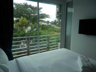 ชีคกี้ มังกี้ สมุย โฮสเทล (Cheeky Monkey Samui Hostel) in เกาะสมุย