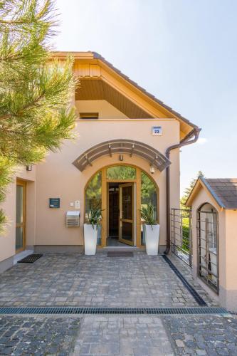 Balaton Fantasy Villa 4
