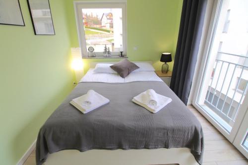 2 bedrooms, 4 beds